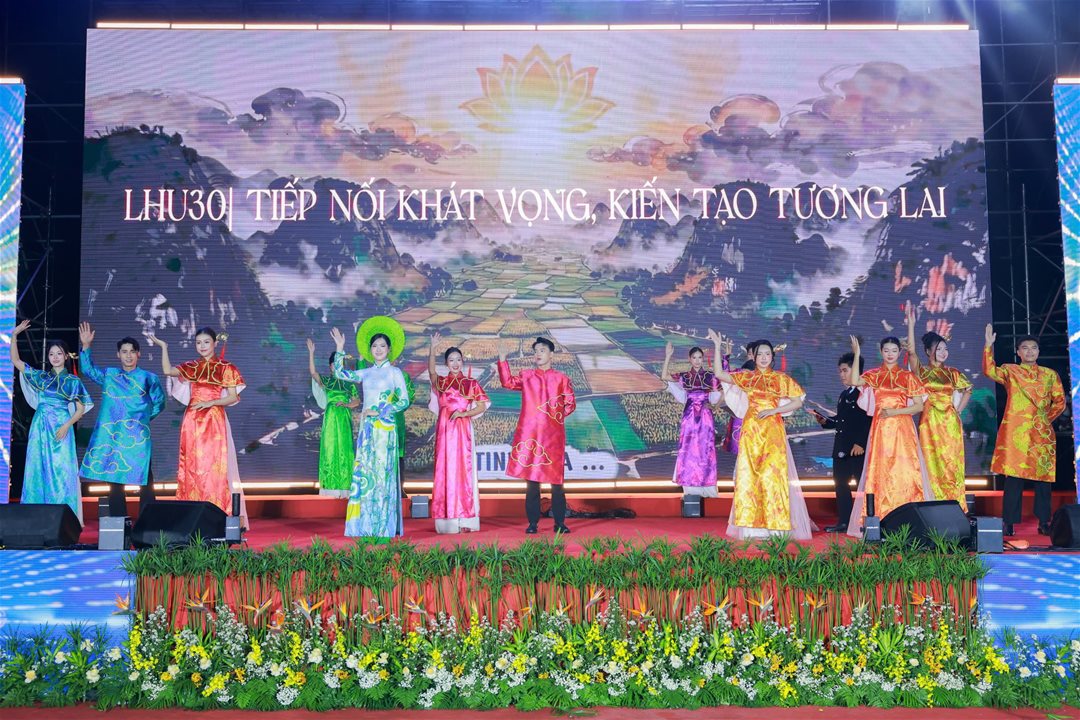 Đêm nhạc hội LHU 2026 mở đầu chuỗi sự kiện chào mừng 30 năm 