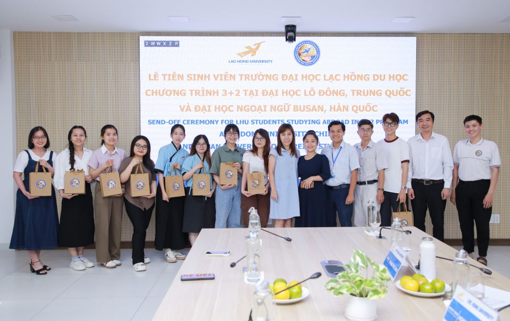 Lễ tiễn sinh viên nhận học bổng chương trình 3+2 đi học tại Đại học Lỗ Đông Trung Quốc và Đại học Ngoại Ngữ Busan Hàn Quốc